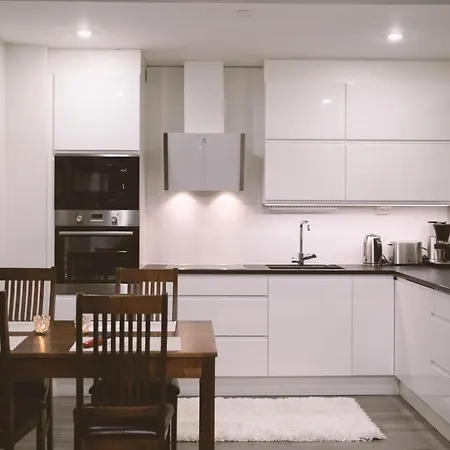 Apartmán Rovakatu 27 B 10 *